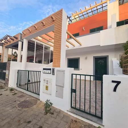 Ferienhaus The Lemon Yard House, 3 Bedrooms, Patio And Barbecue, In Olhao *